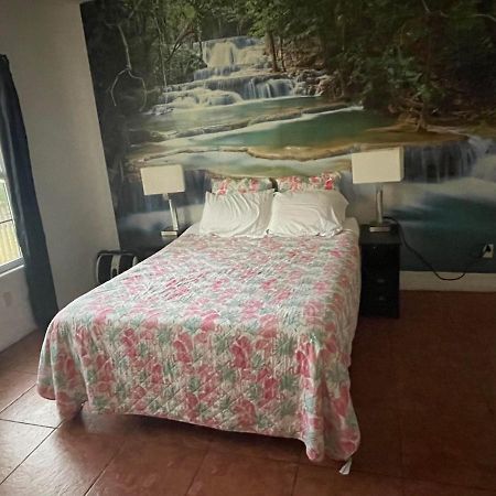 Апартаменты 21St Apartament..! Бейкерсфилд Экстерьер фото