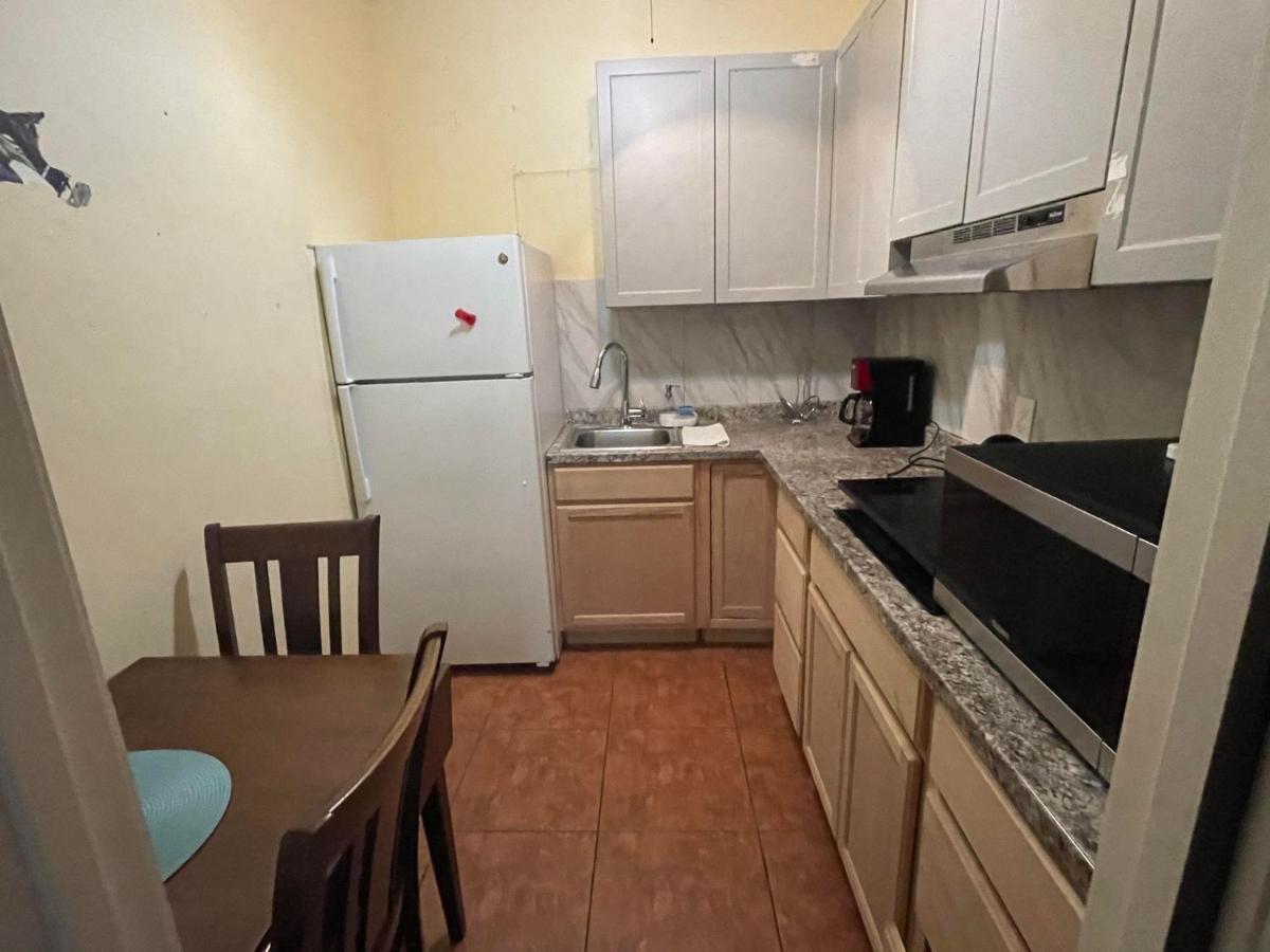 Апартаменты 21St Apartament..! Бейкерсфилд Экстерьер фото